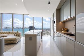 18975 Collins Ave # 5404