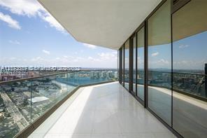 18975 Collins Ave # 5404