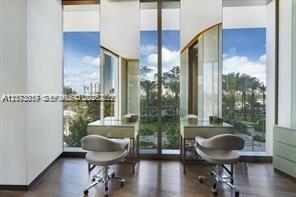 18975 Collins Ave # 5404