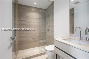 18975 Collins Ave # 5404