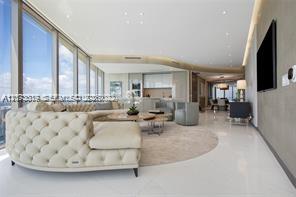 18975 Collins Ave # 5404