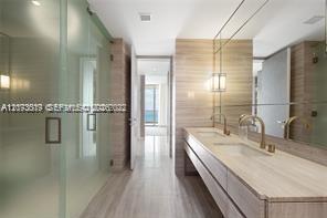18975 Collins Ave # 5404