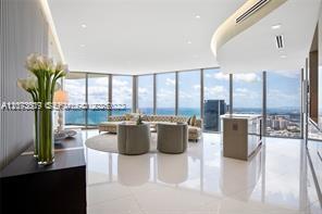 18975 Collins Ave # 5404