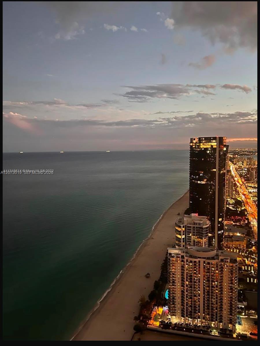 18975 Collins Ave # 5404