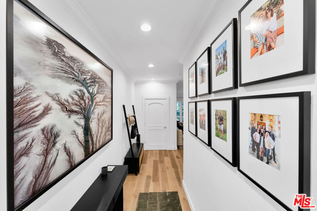 851 N San Vicente Blvd Unit: 121