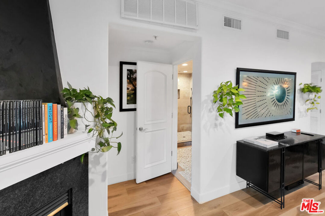 851 N San Vicente Blvd Unit: 121