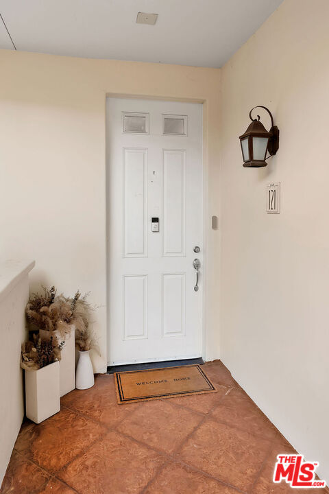 851 N San Vicente Blvd Unit: 121
