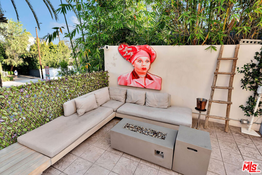 851 N San Vicente Blvd Unit: 121