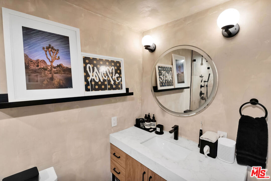 851 N San Vicente Blvd Unit: 121