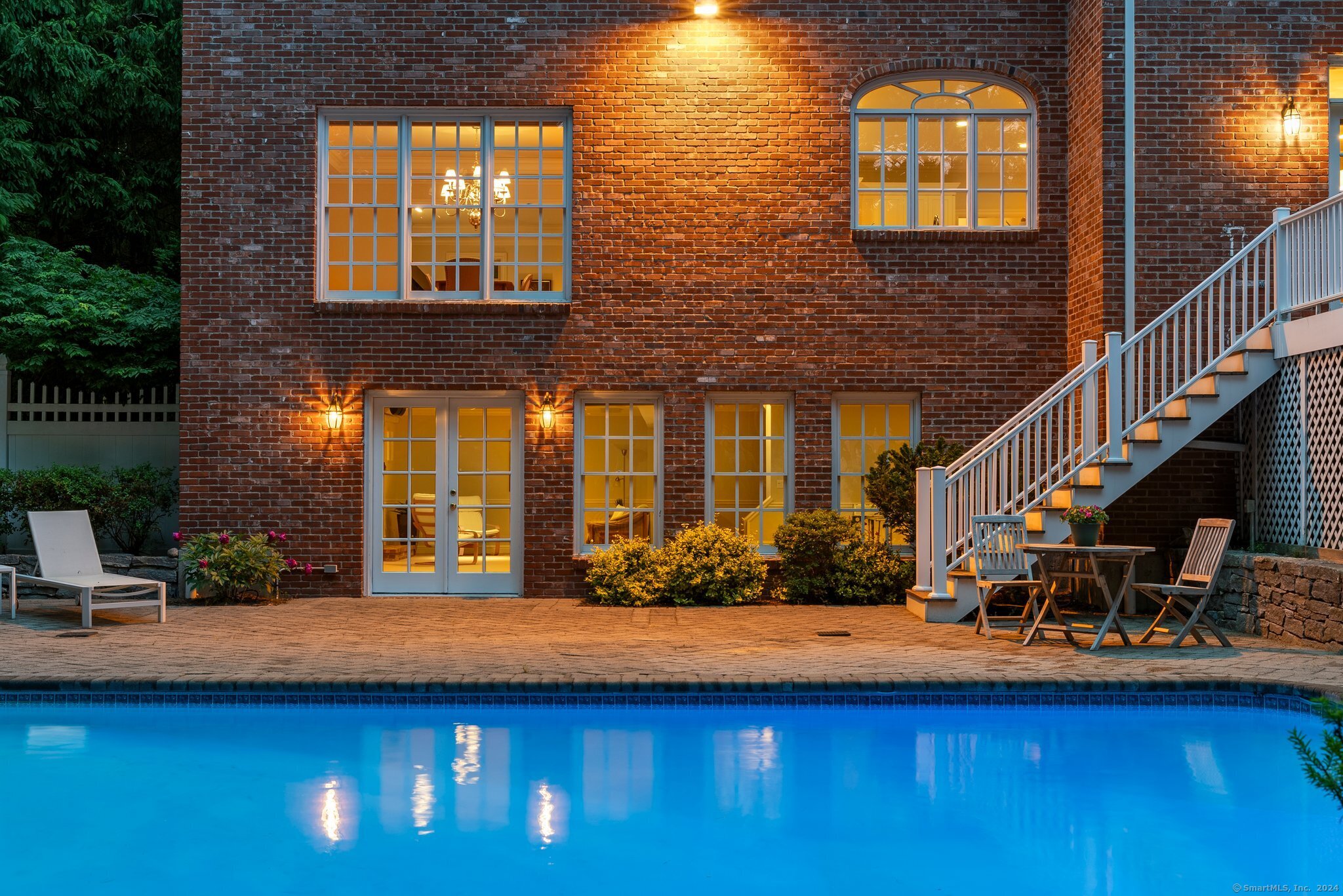 3 Farnham Way