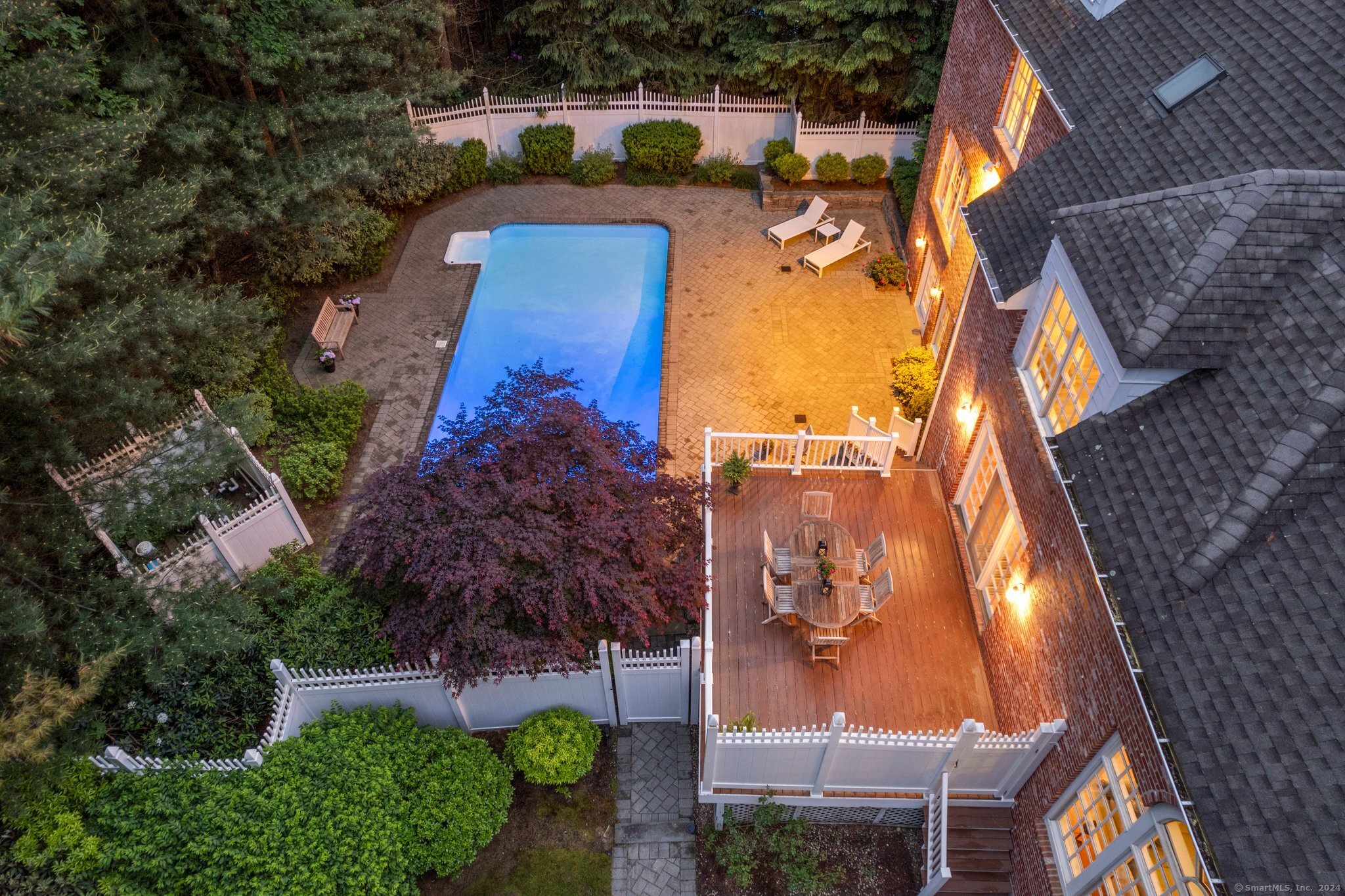3 Farnham Way