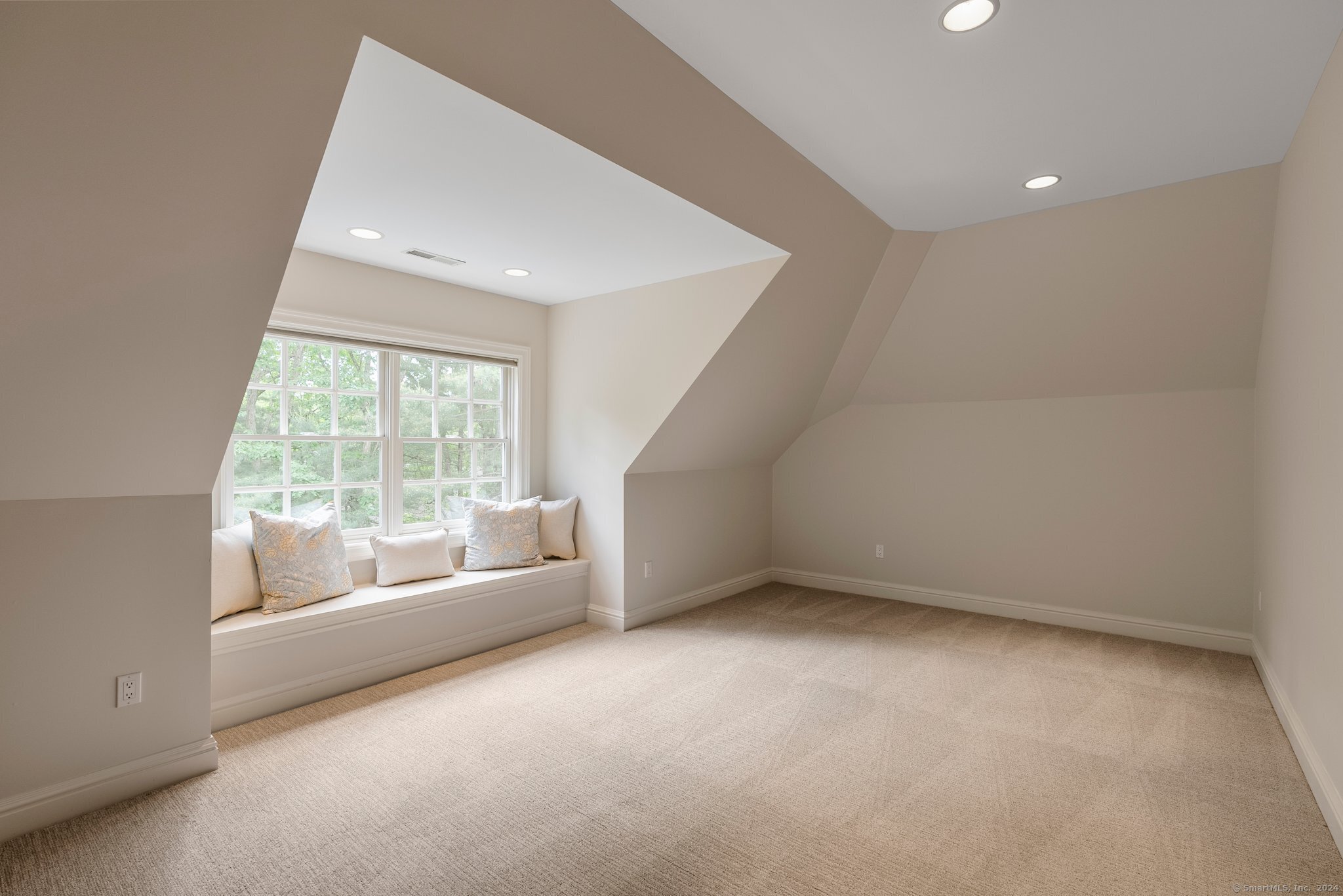 3 Farnham Way