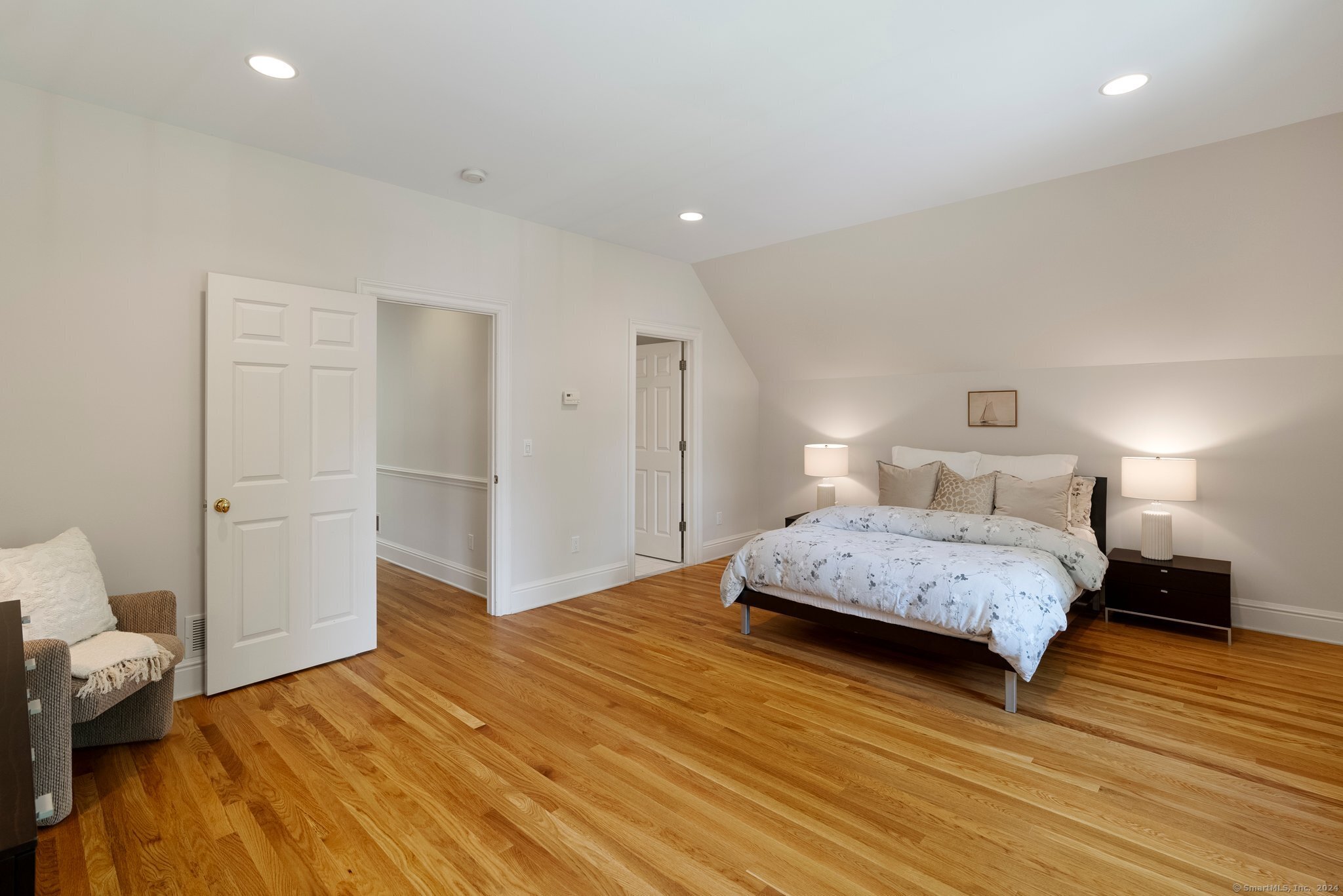 3 Farnham Way
