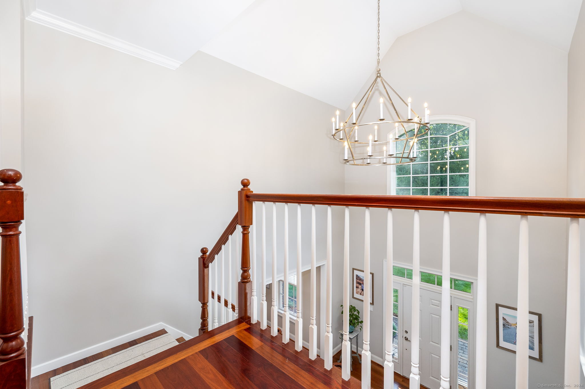 586 Deercliff Road