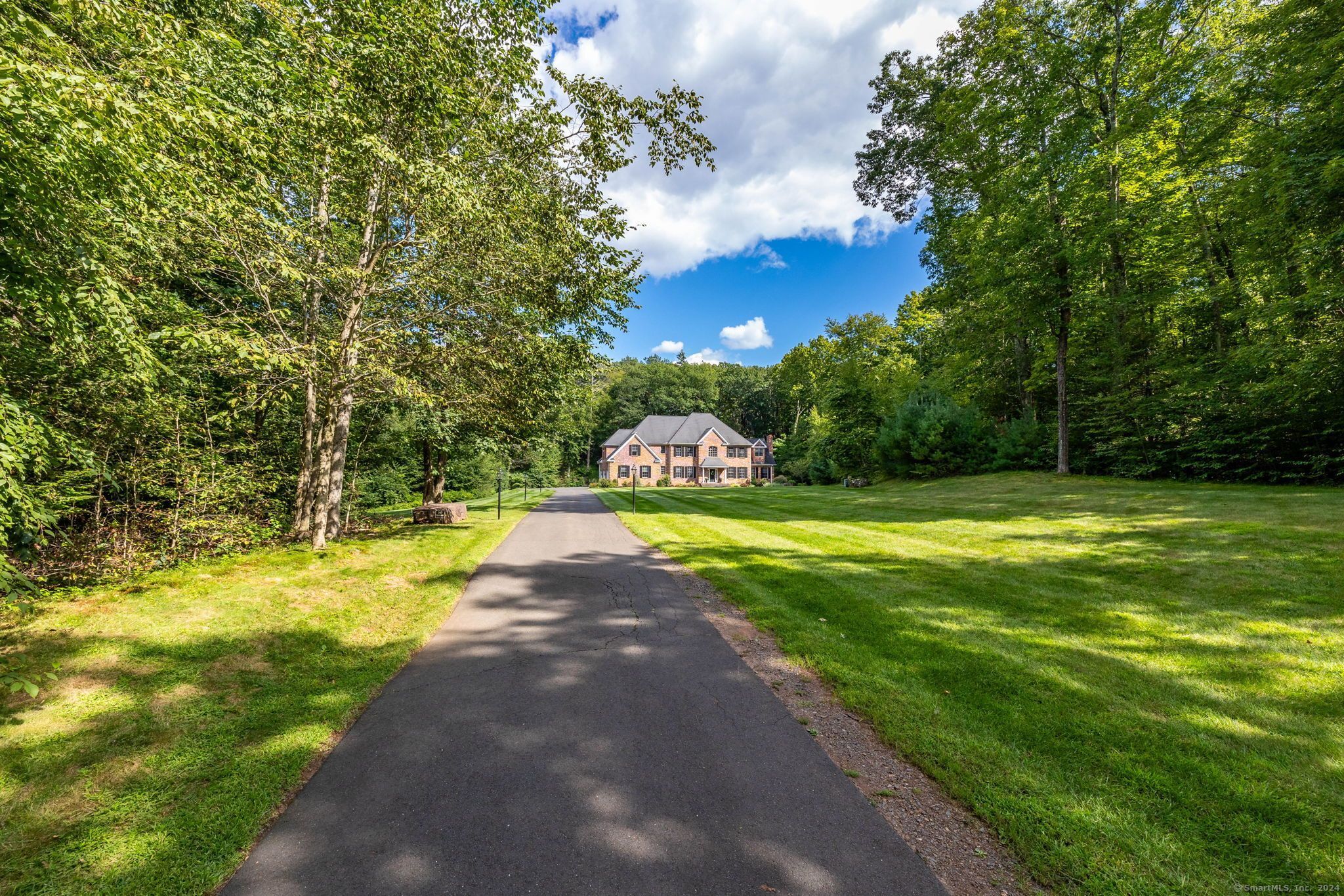 586 Deercliff Road