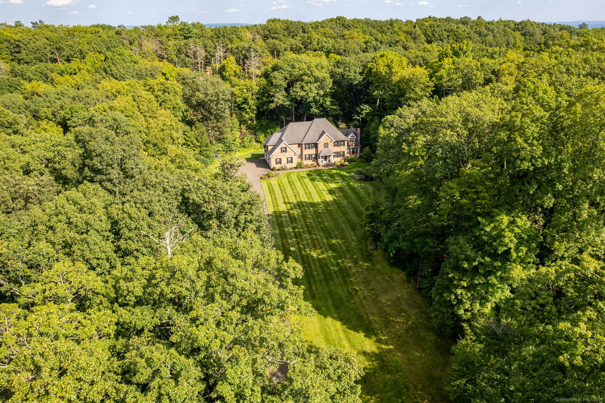586 Deercliff Road