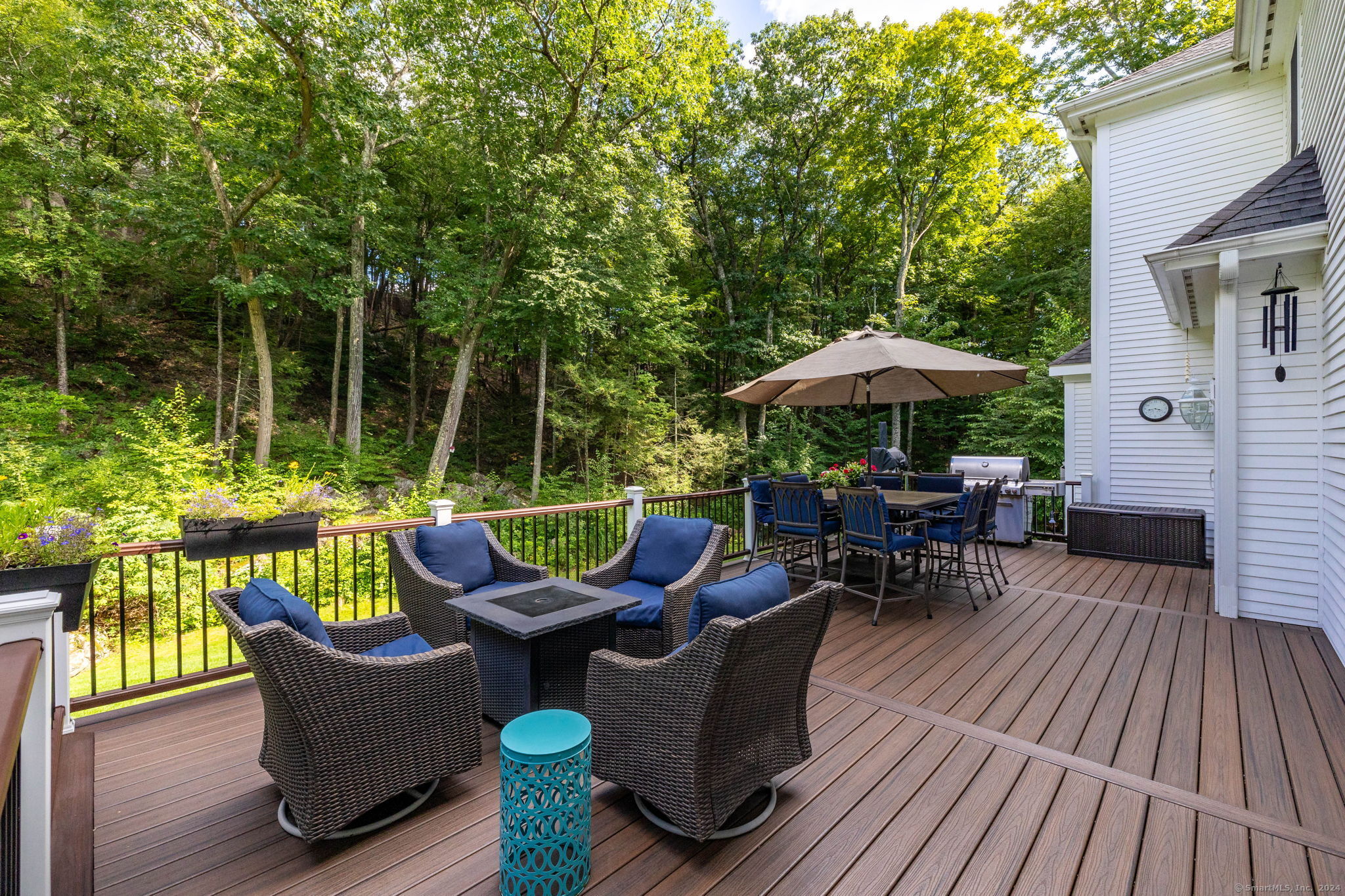 586 Deercliff Road