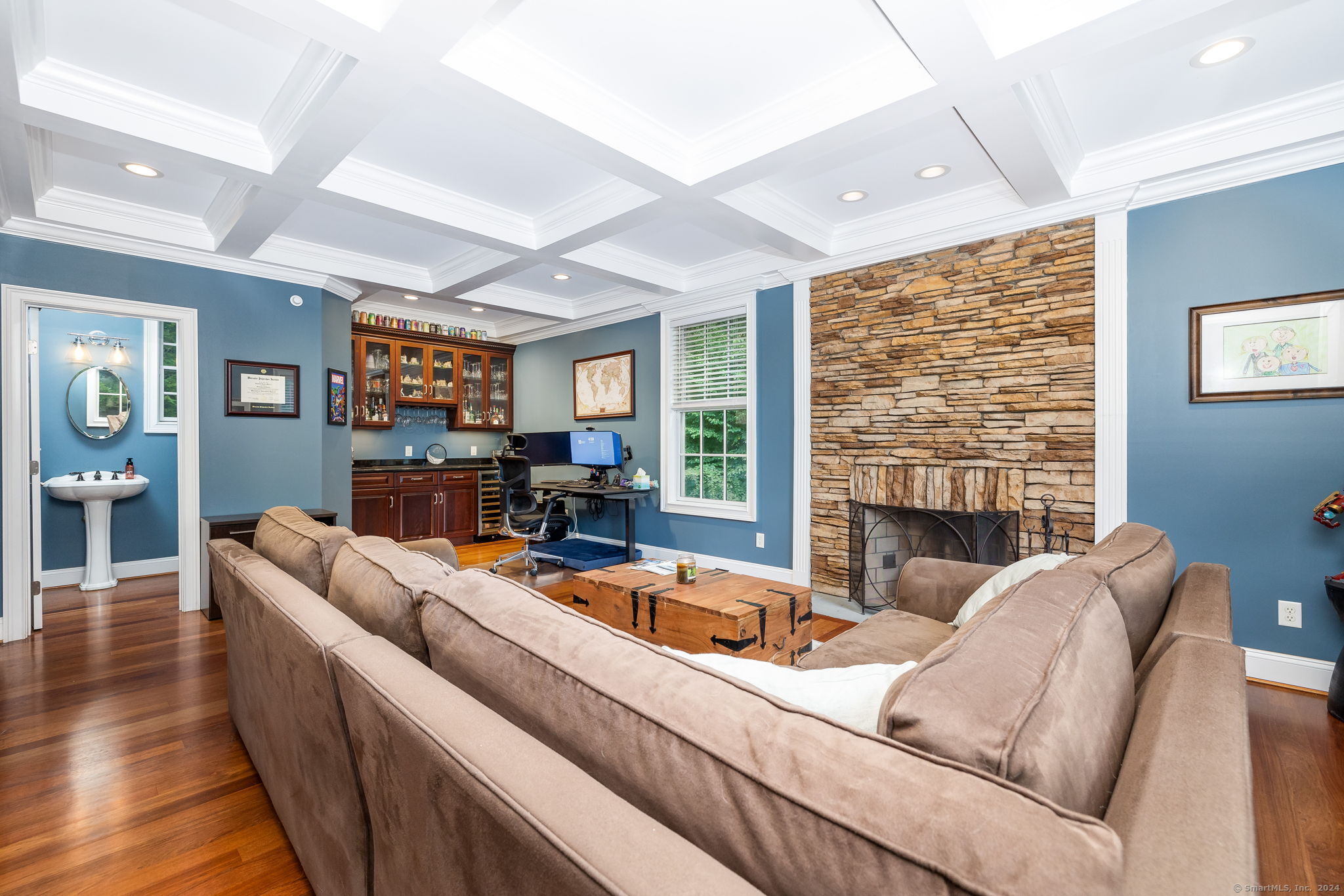 586 Deercliff Road