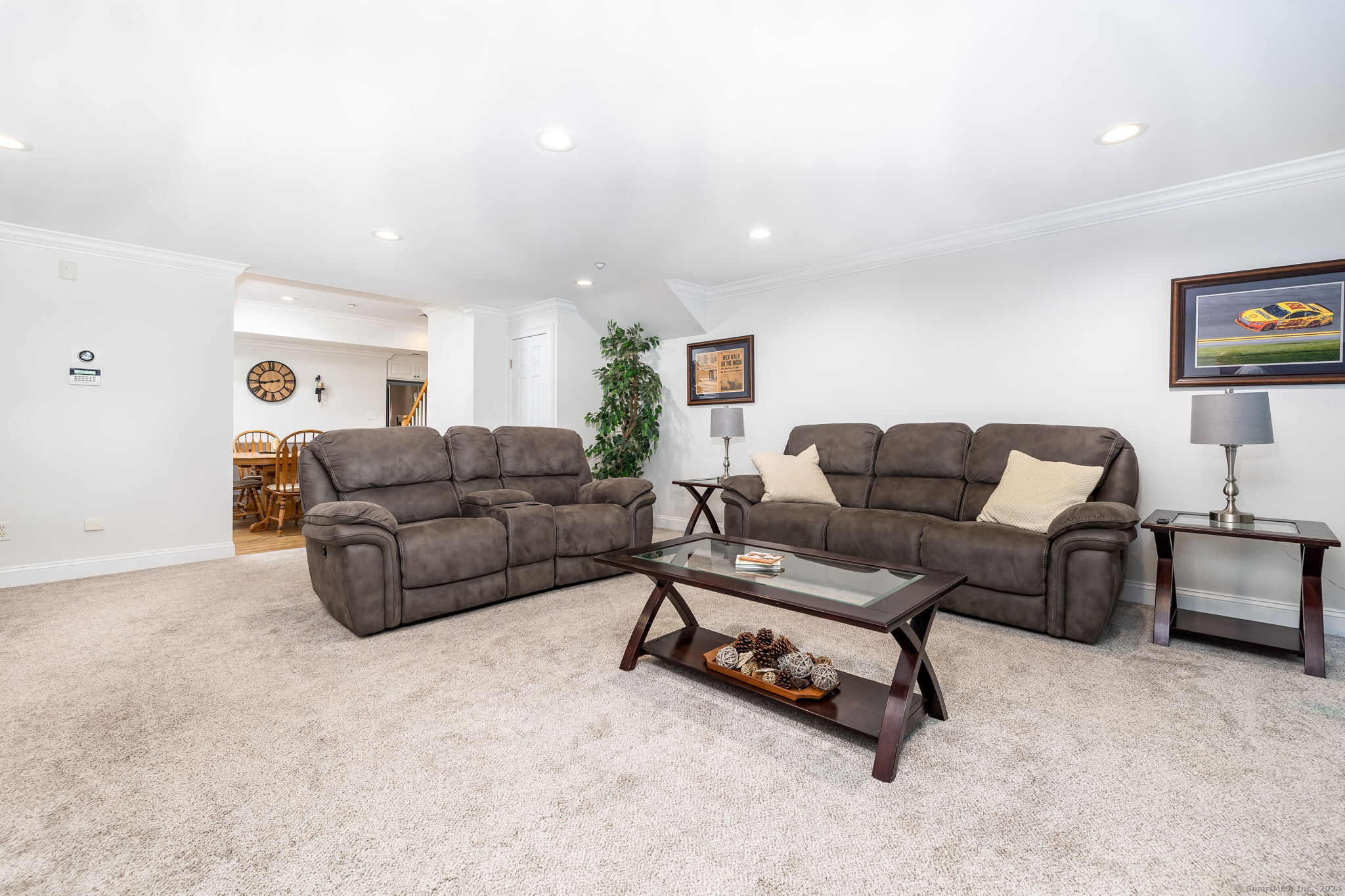 586 Deercliff Road