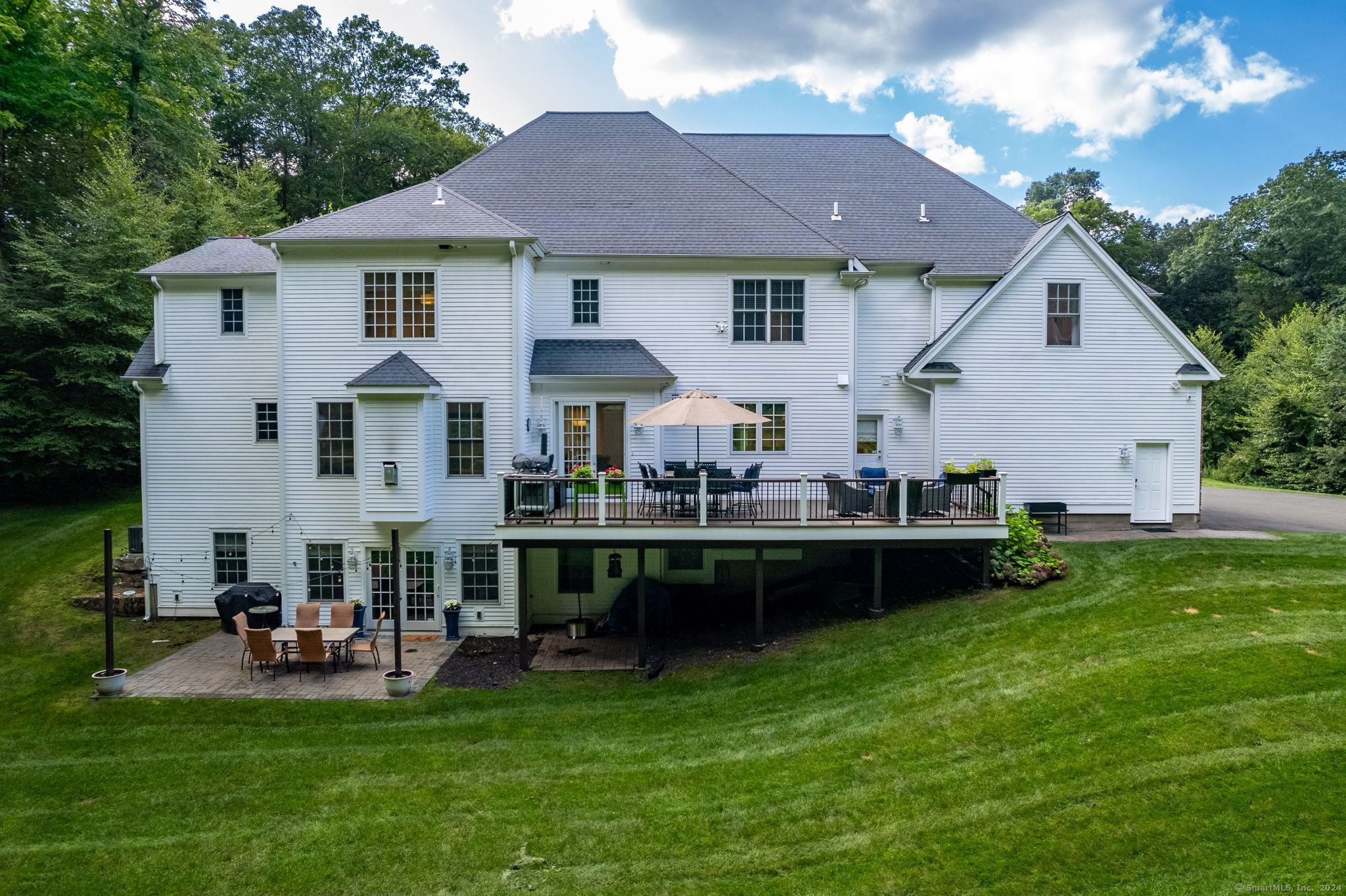586 Deercliff Road