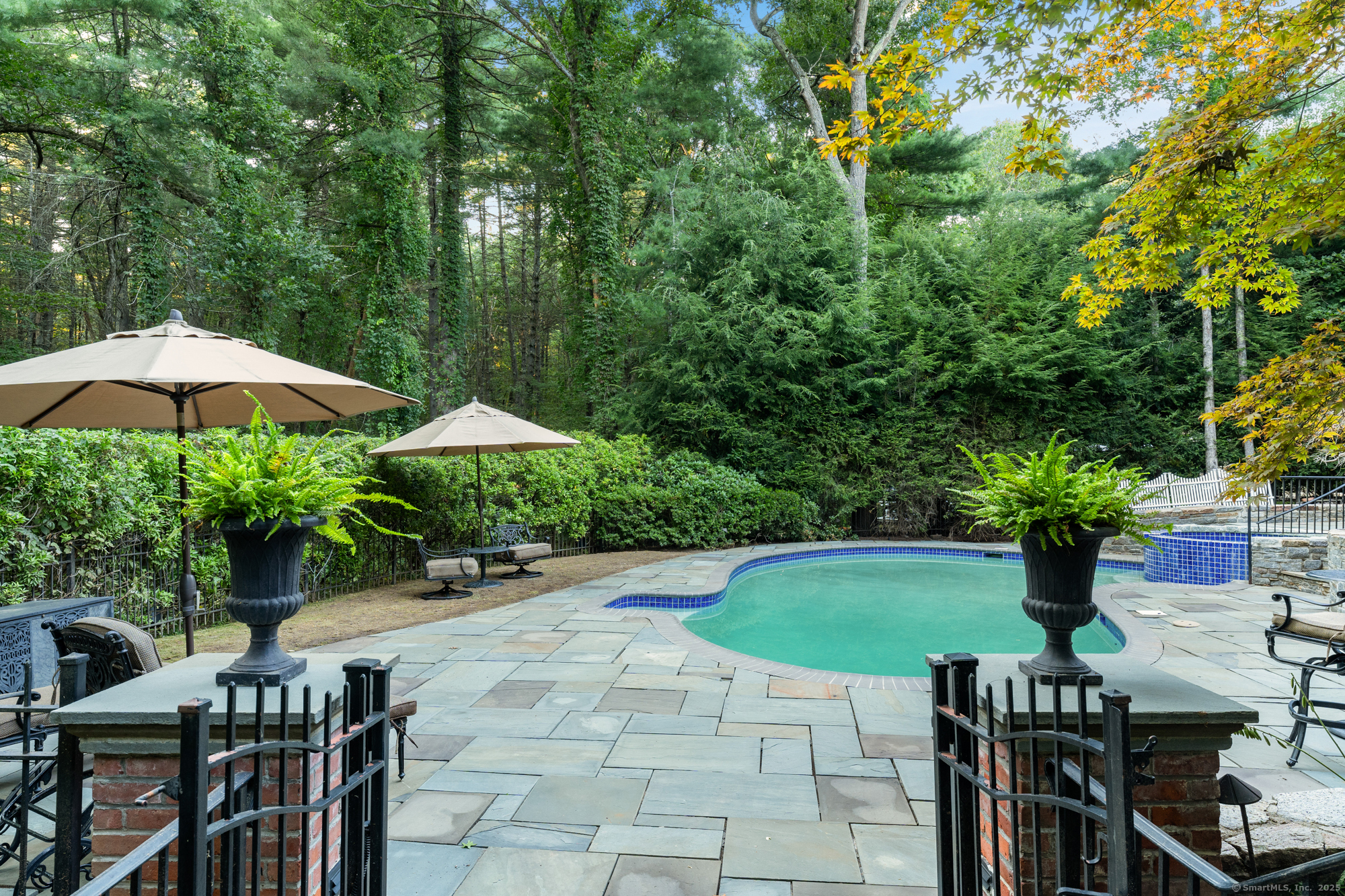 7 Farnham Way