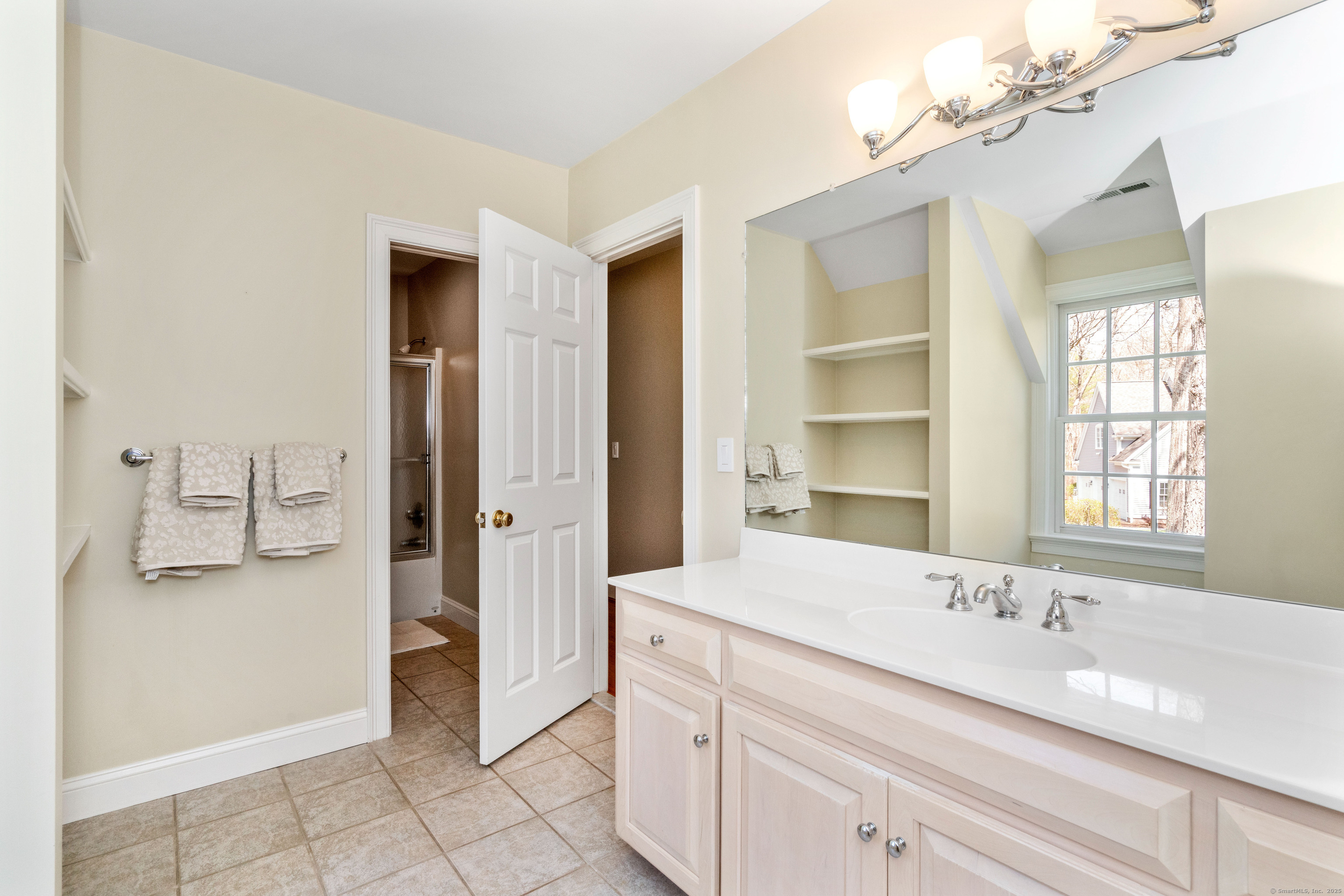 8 Asbury Holow Hollow