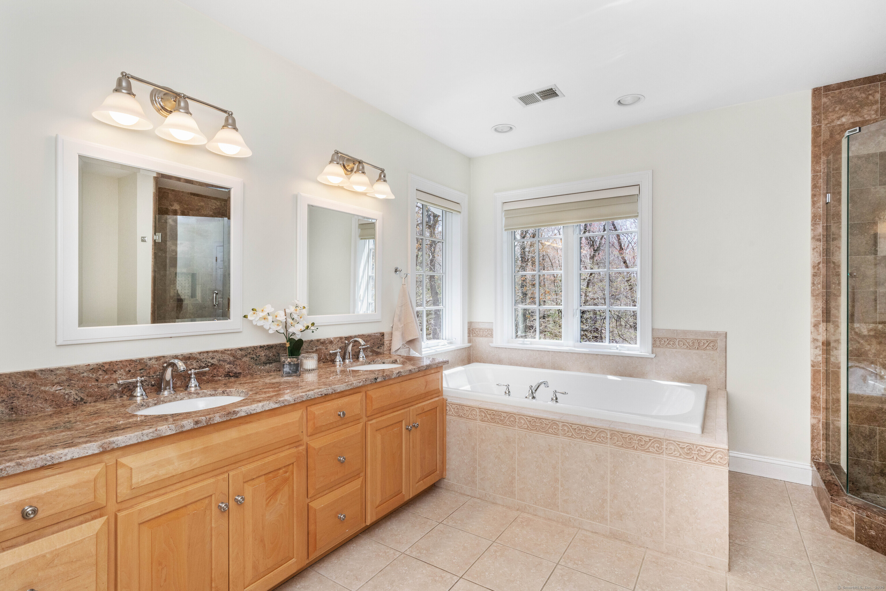 8 Asbury Holow Hollow