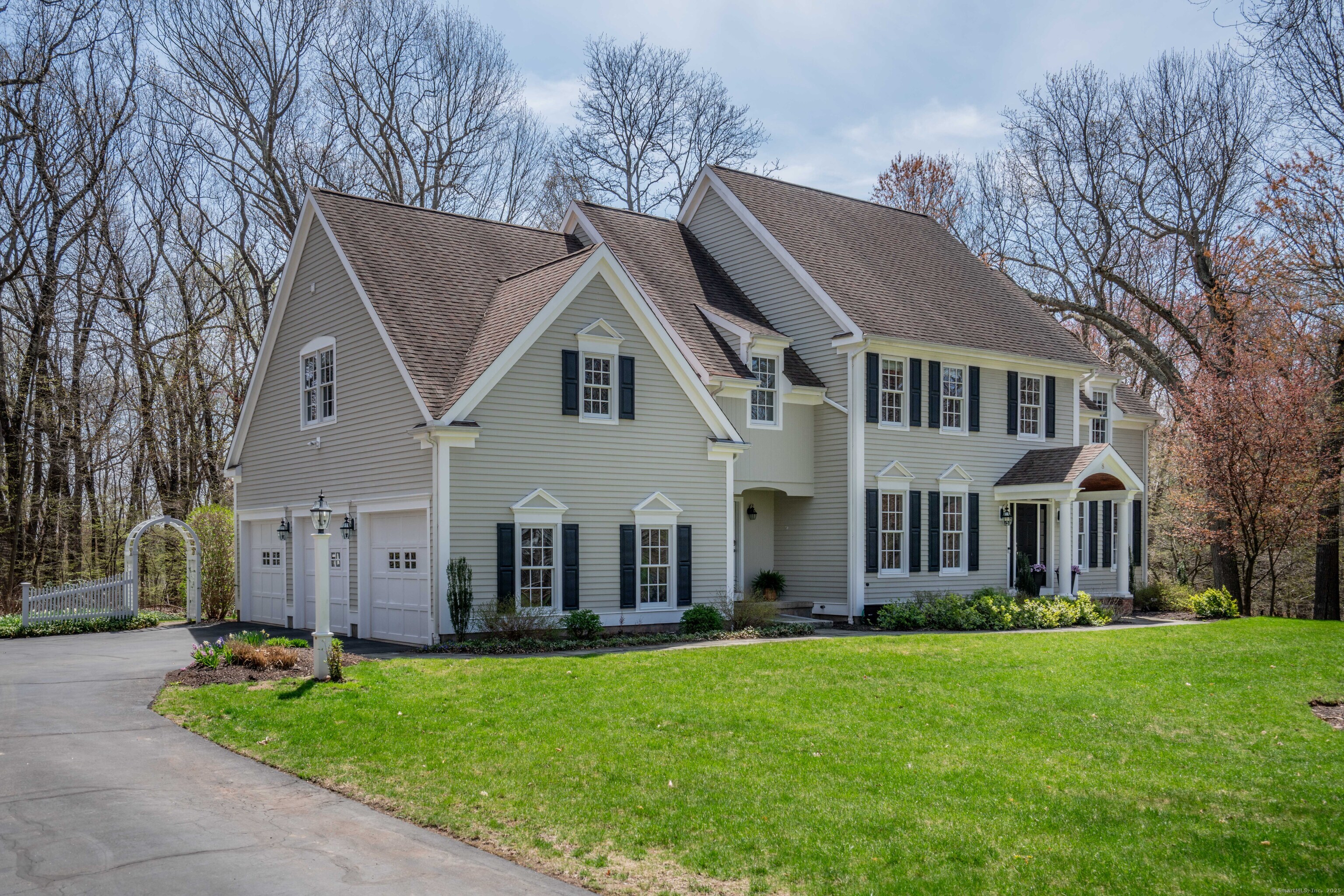 8 Asbury Holow Hollow