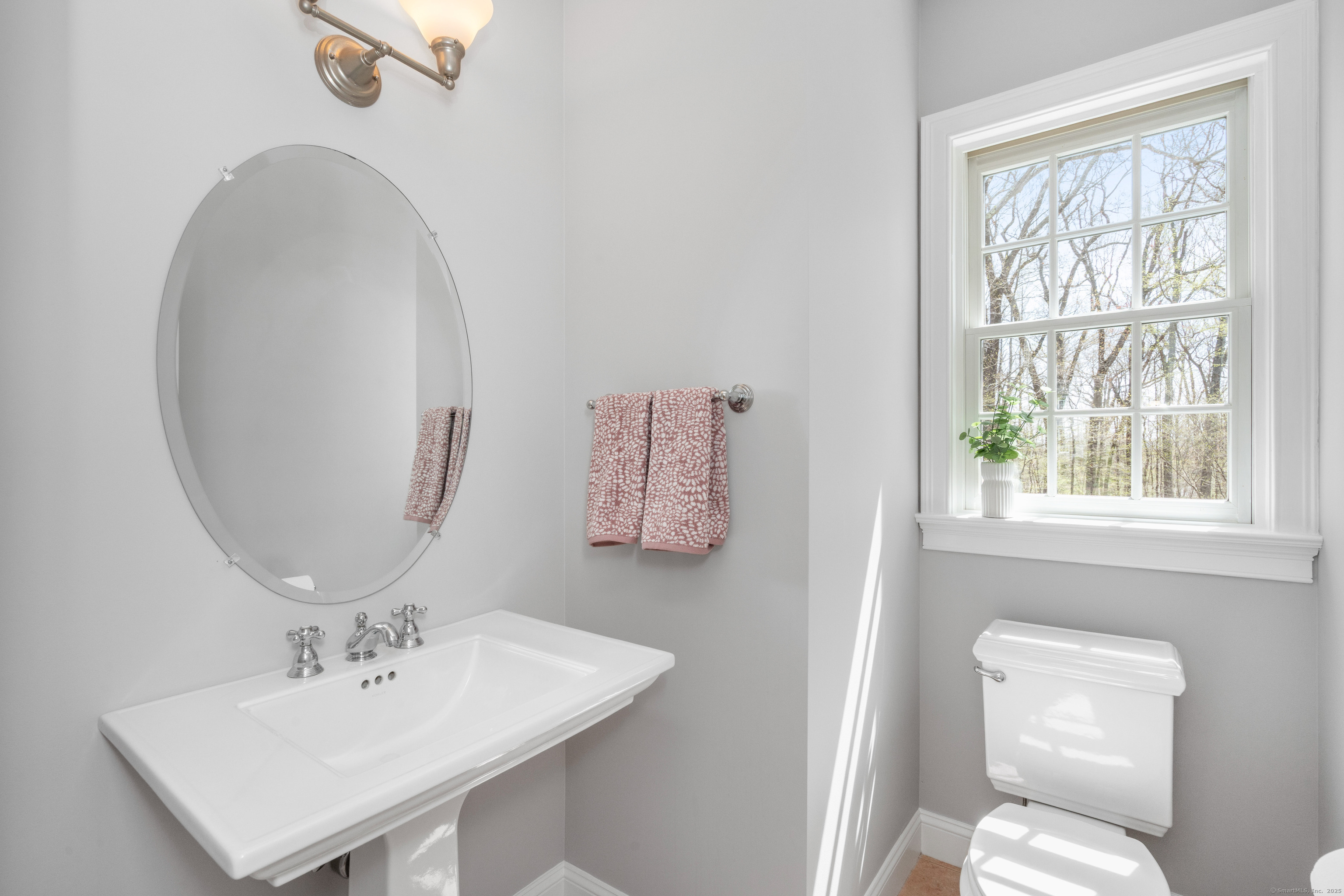 8 Asbury Holow Hollow
