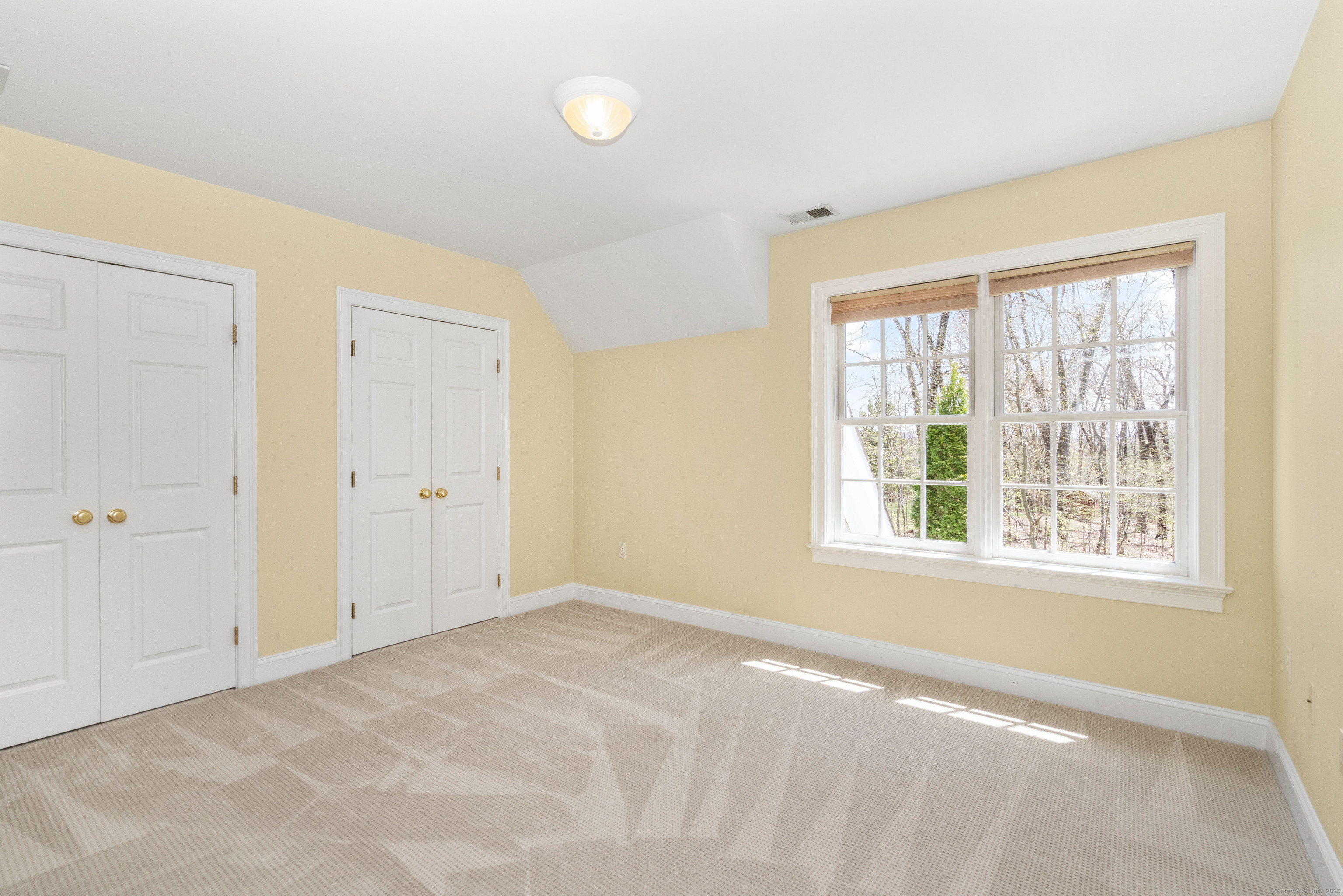 8 Asbury Holow Hollow