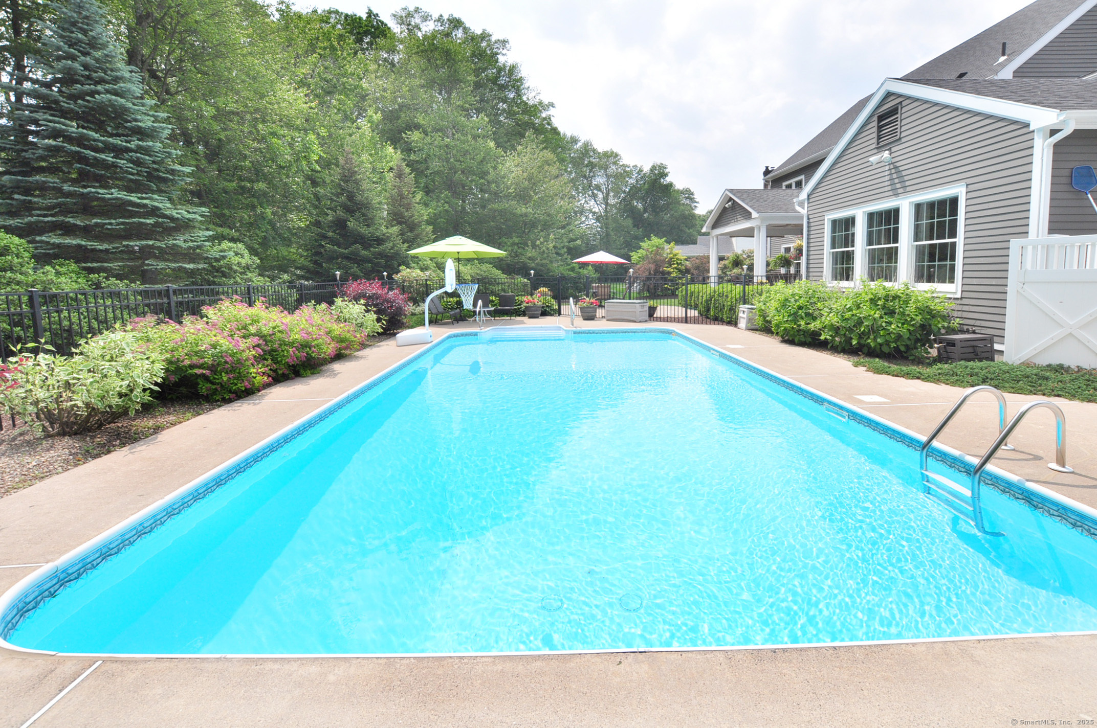 151 Oakridge