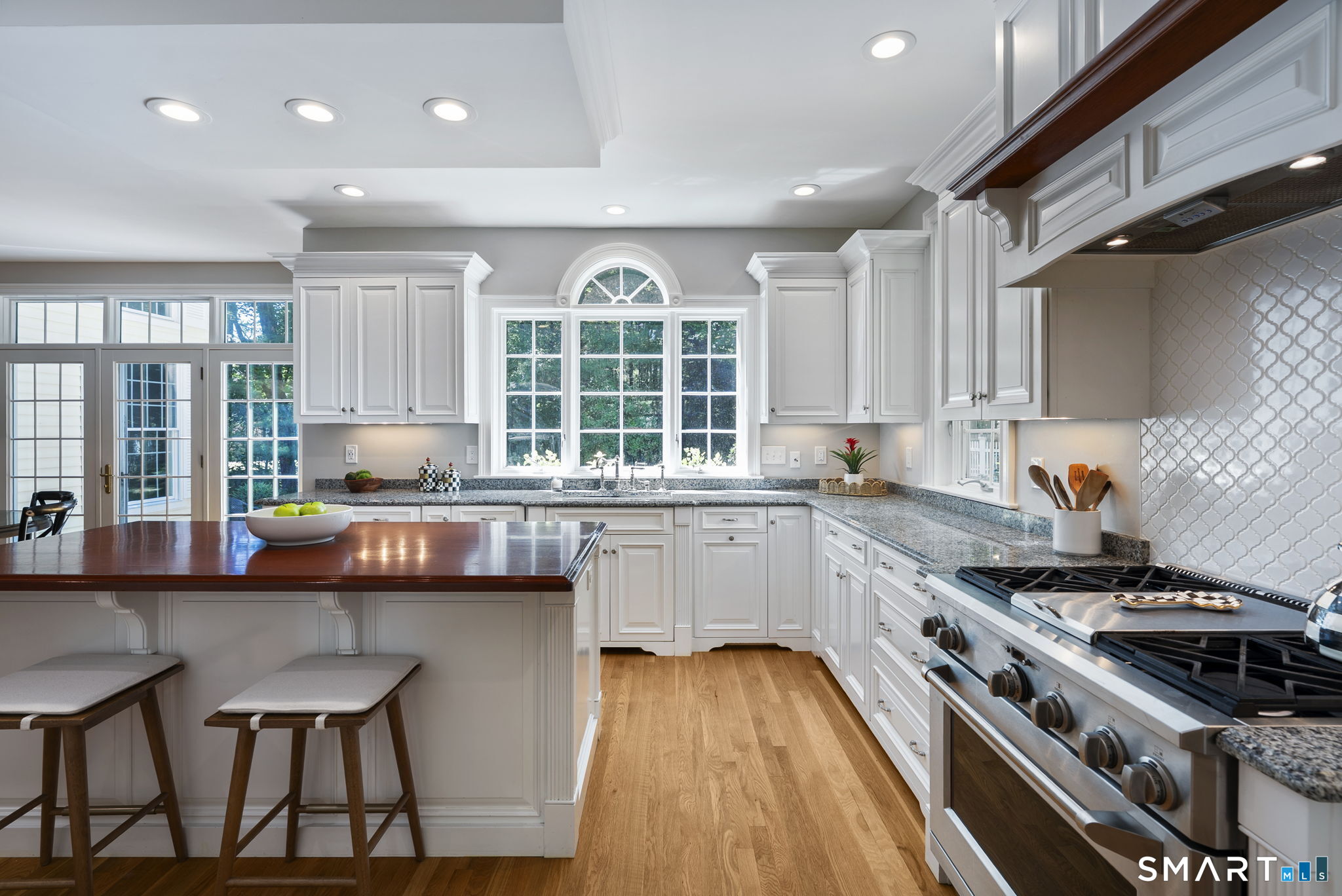 10 Langley Park