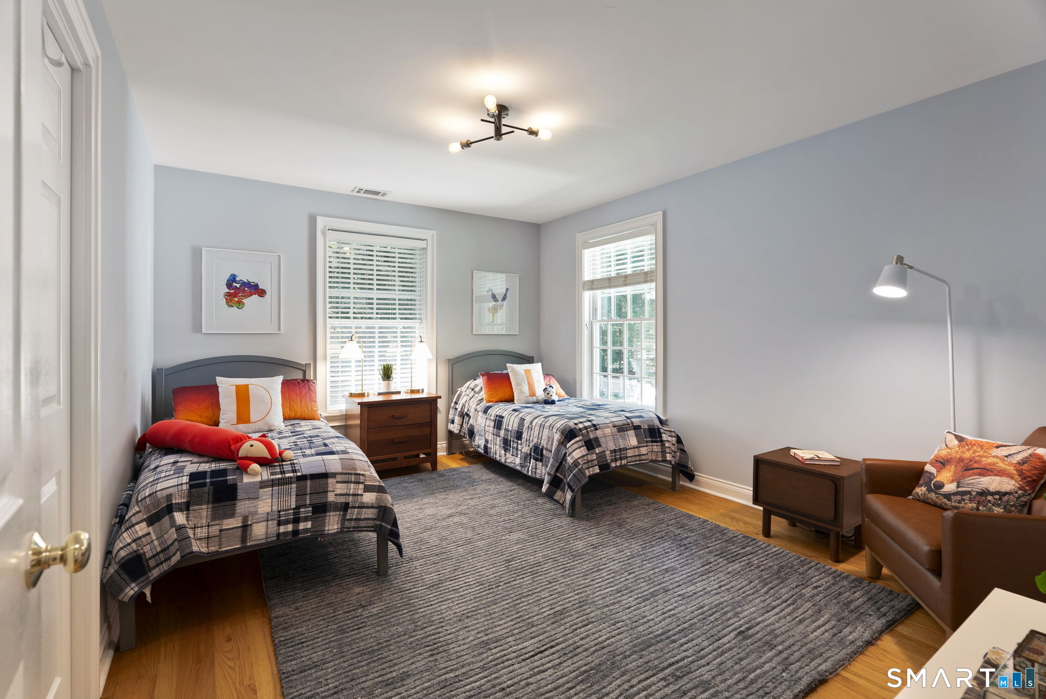10 Langley Park