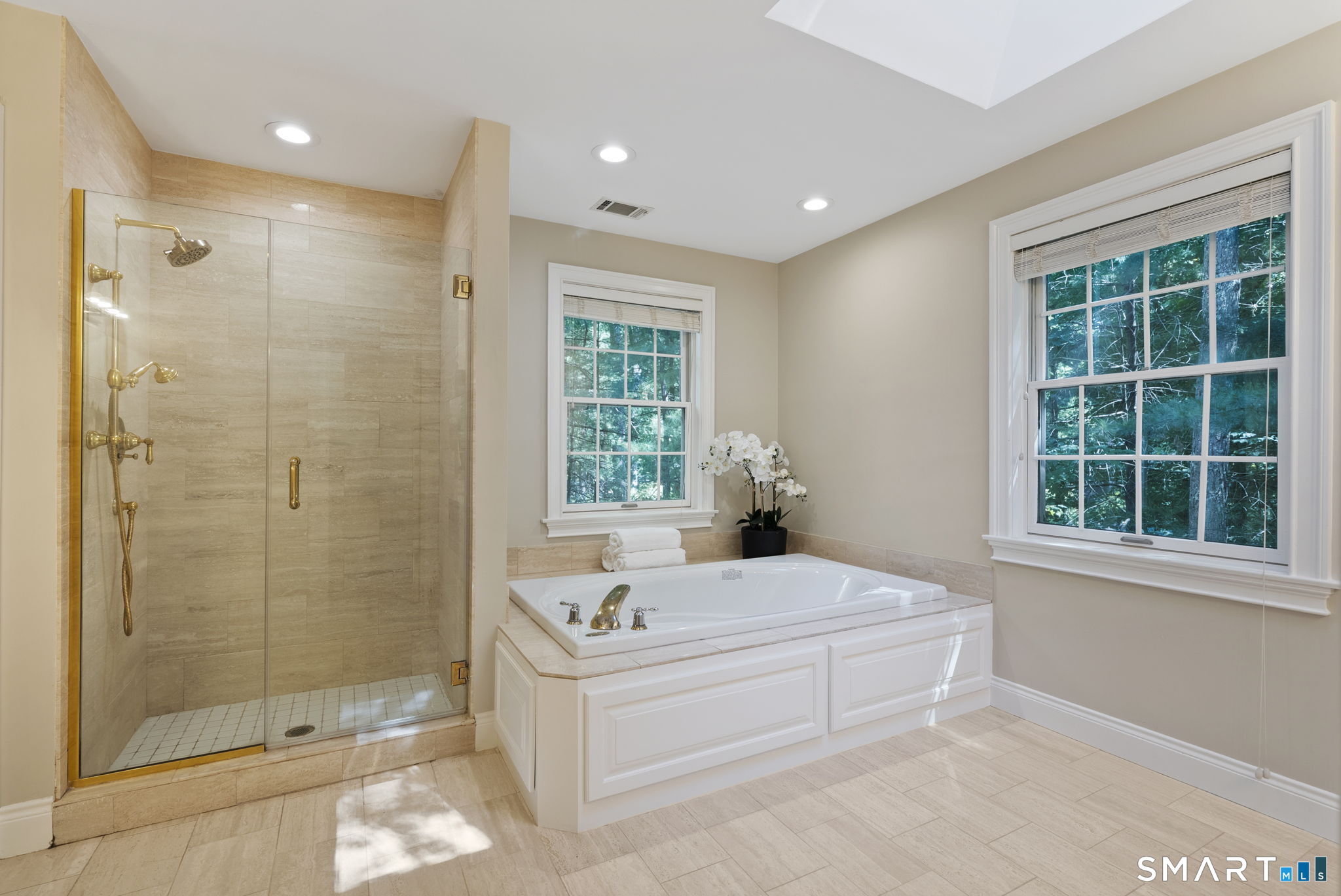 10 Langley Park