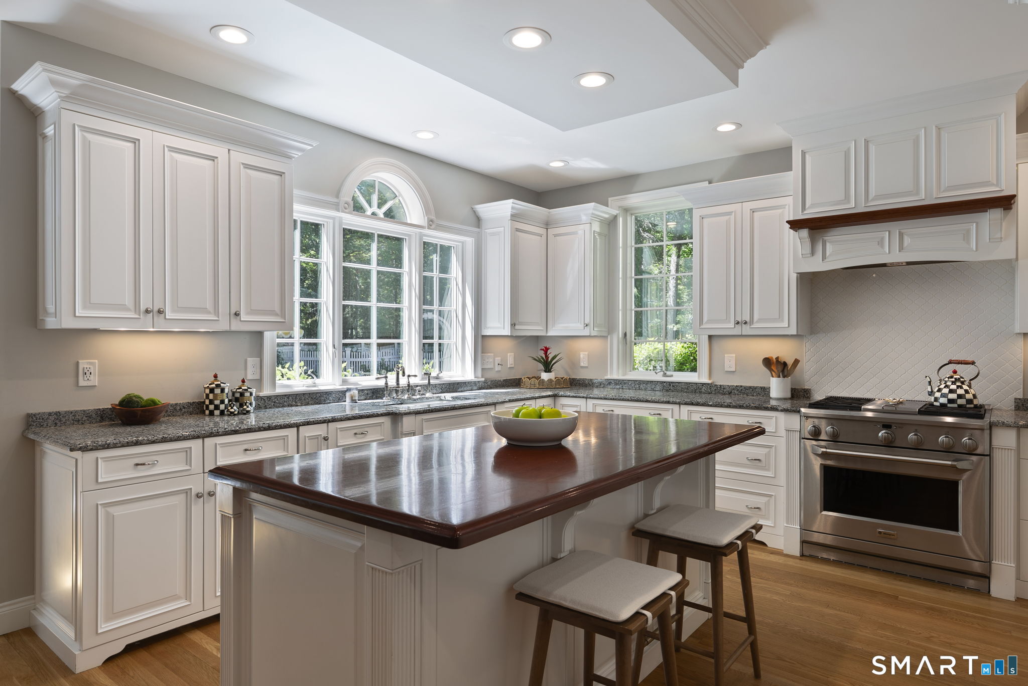 10 Langley Park