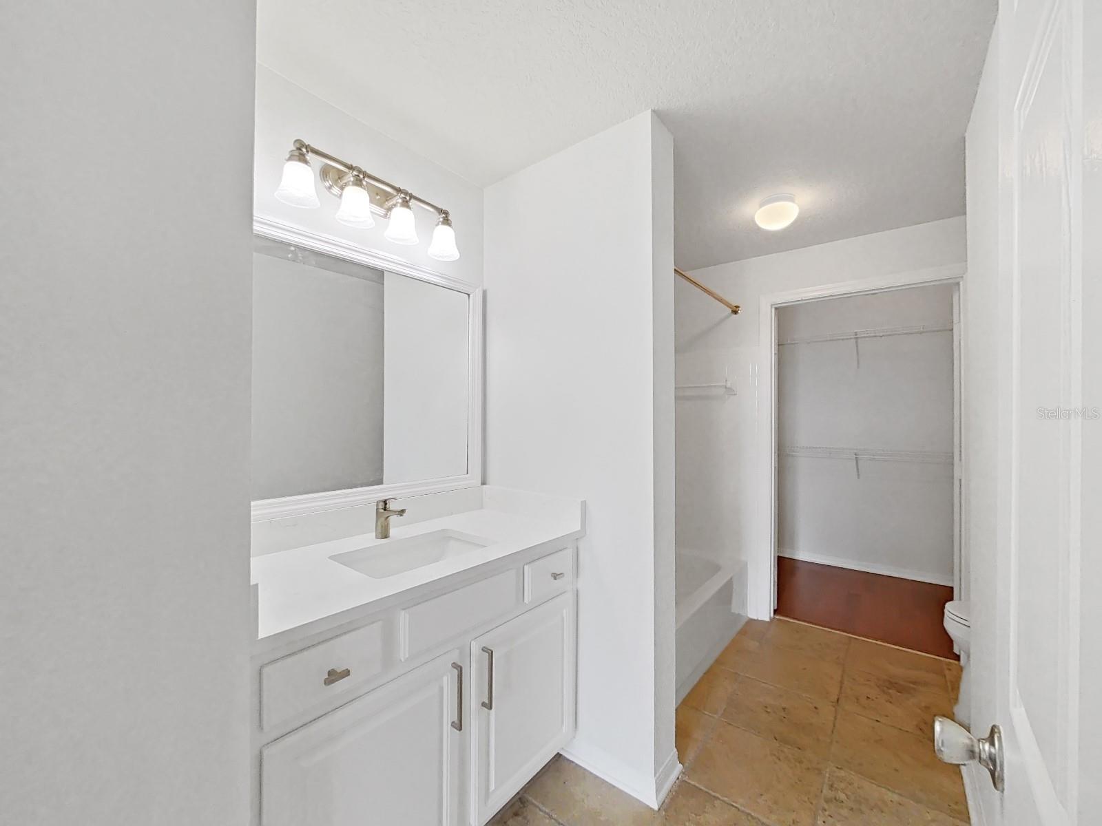 501 KNIGHTS RUN AVE #2217