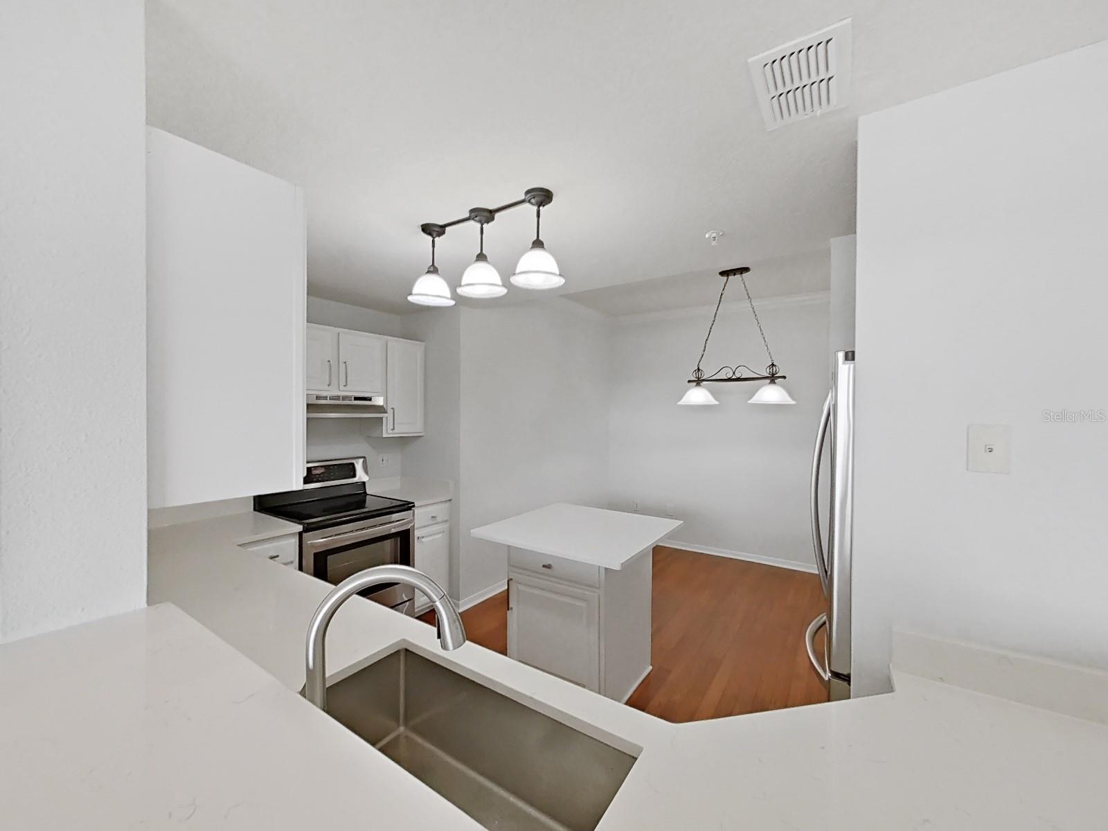 501 KNIGHTS RUN AVE #2217