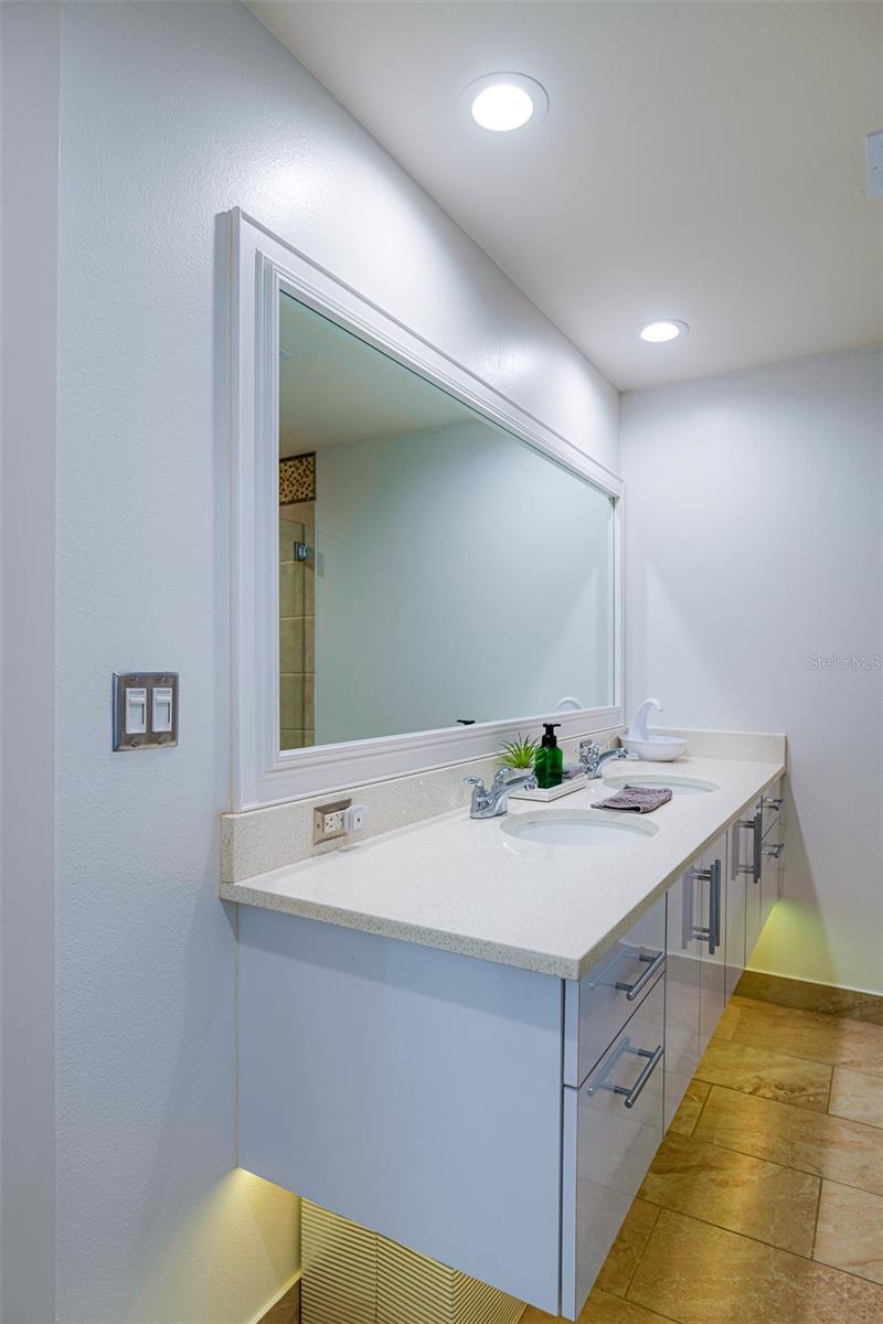 1208 E KENNEDY BLVD #1023