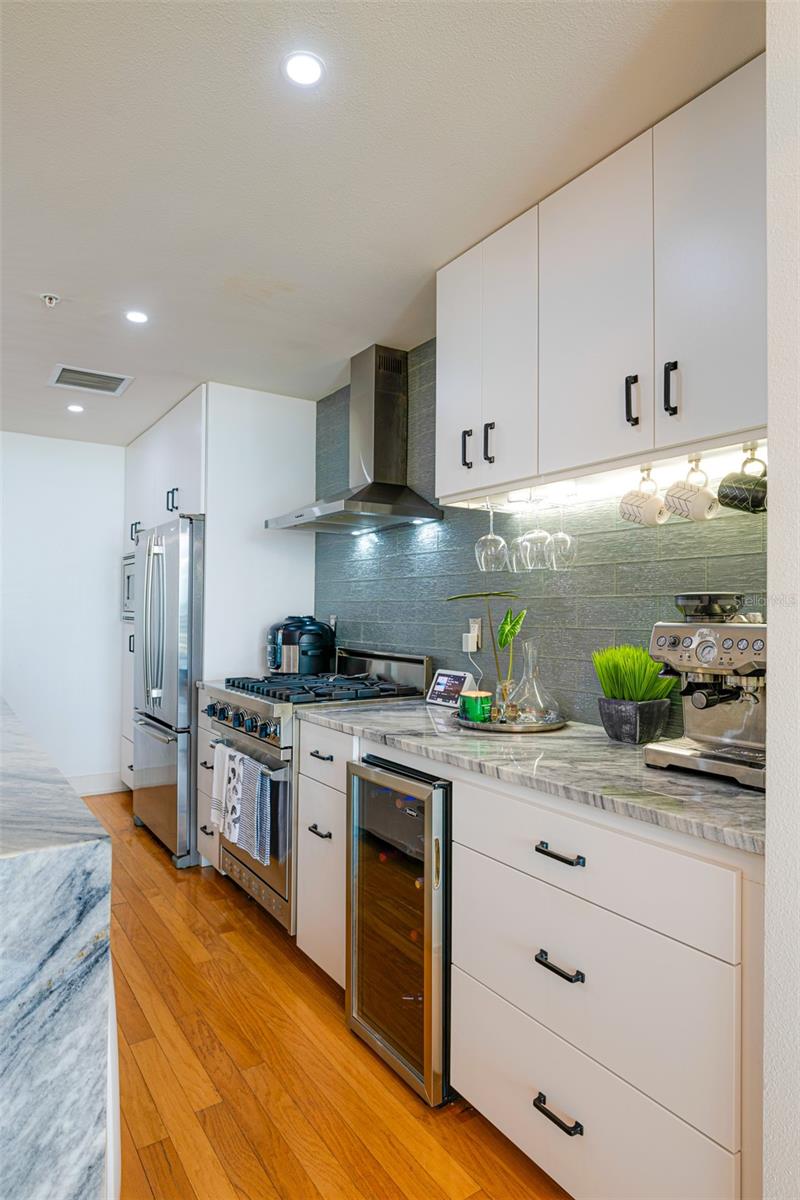 1208 E KENNEDY BLVD #1023