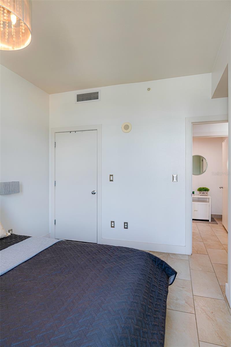 1208 E KENNEDY BLVD #1023