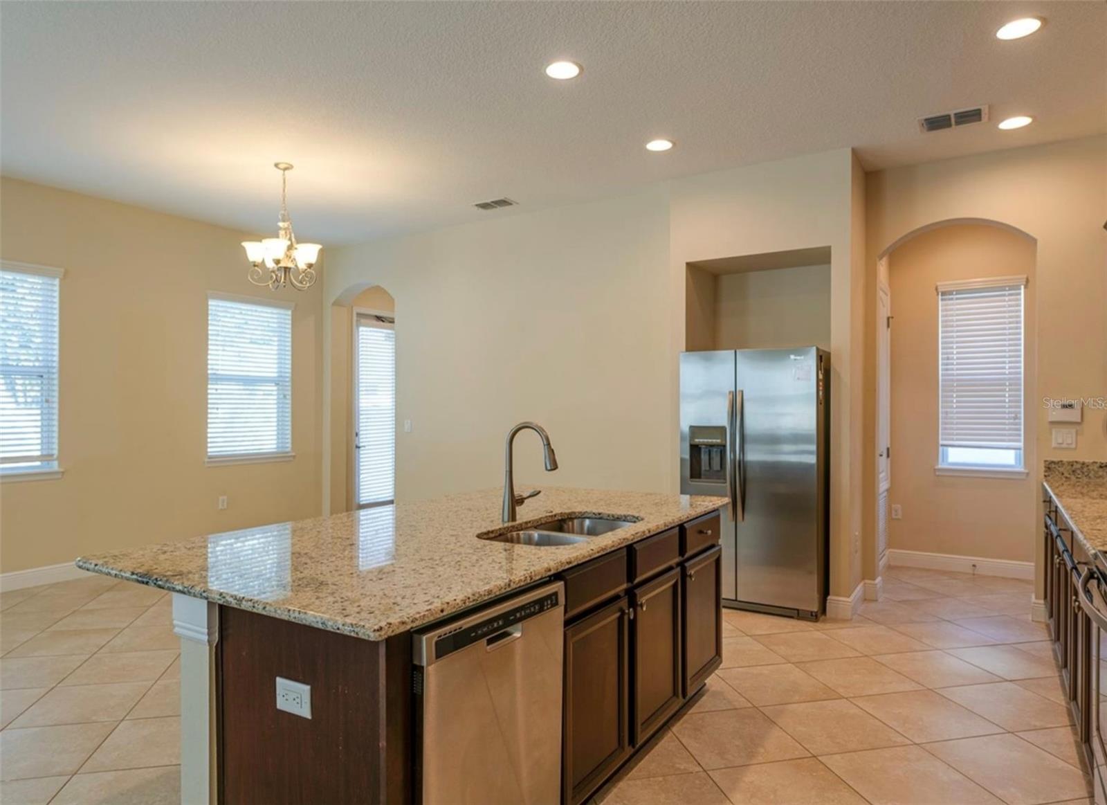 7607 S WEST SHORE BLVD