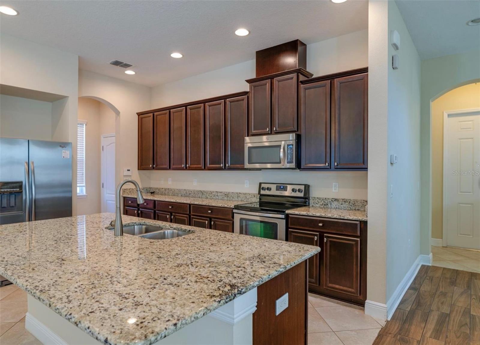 7607 S WEST SHORE BLVD