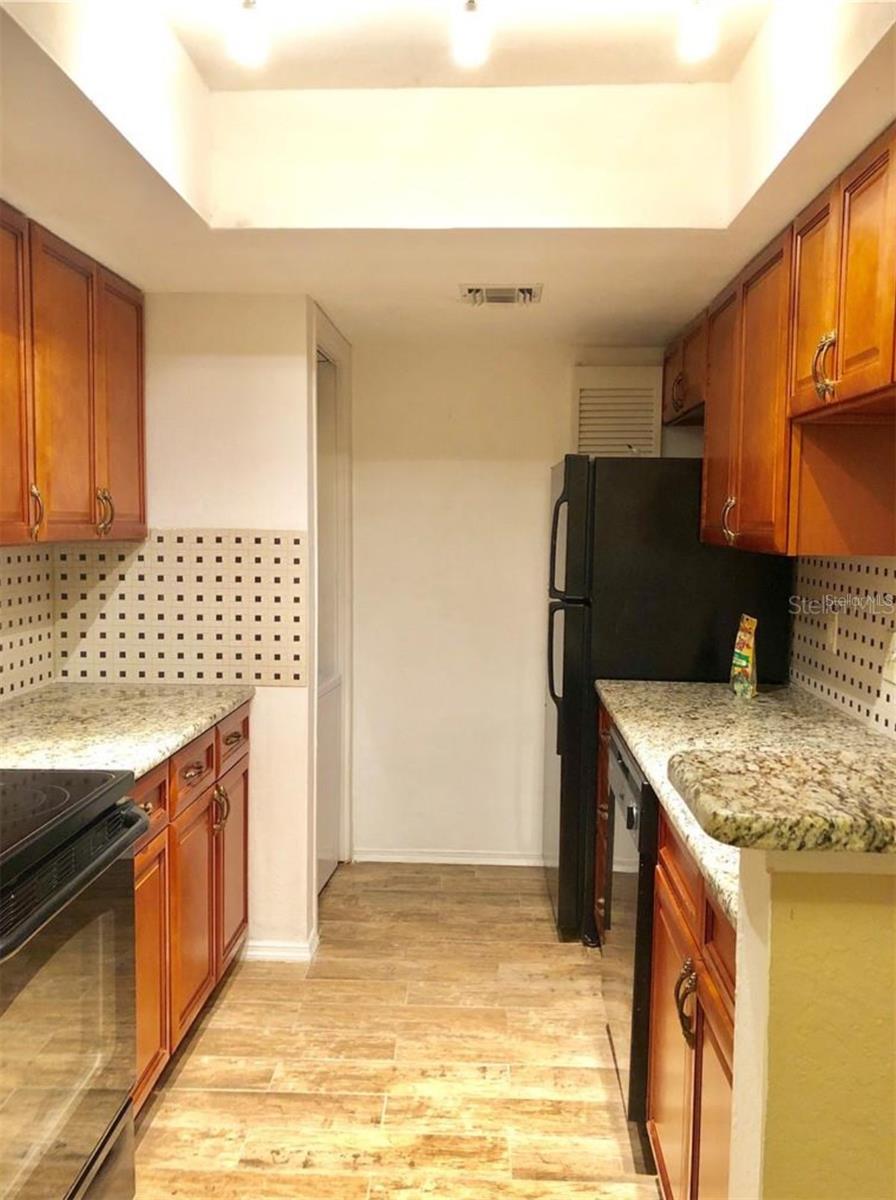 10200 GANDY BLVD N #713