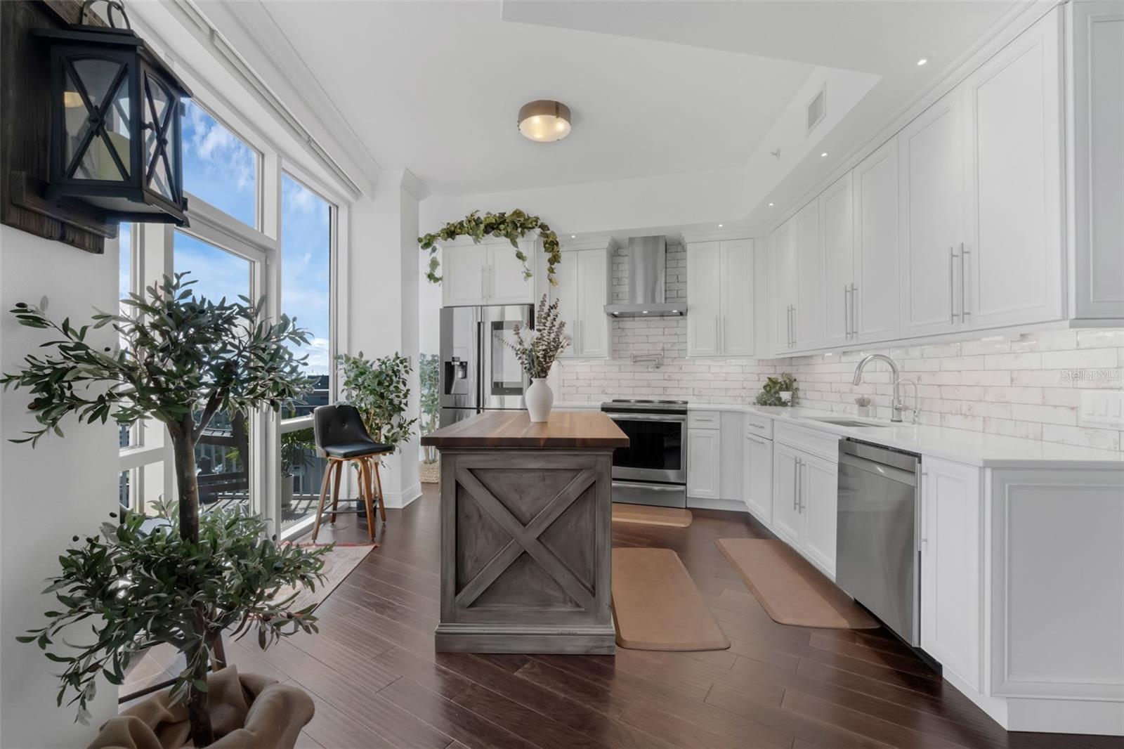 322 E CENTRAL BLVD #2101