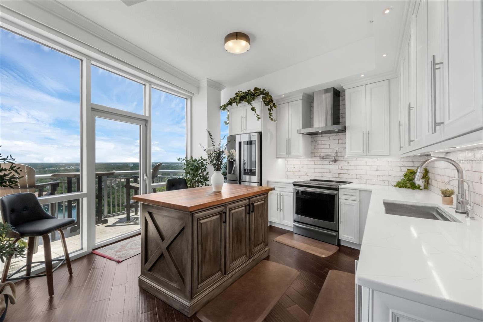 322 E CENTRAL BLVD #2101