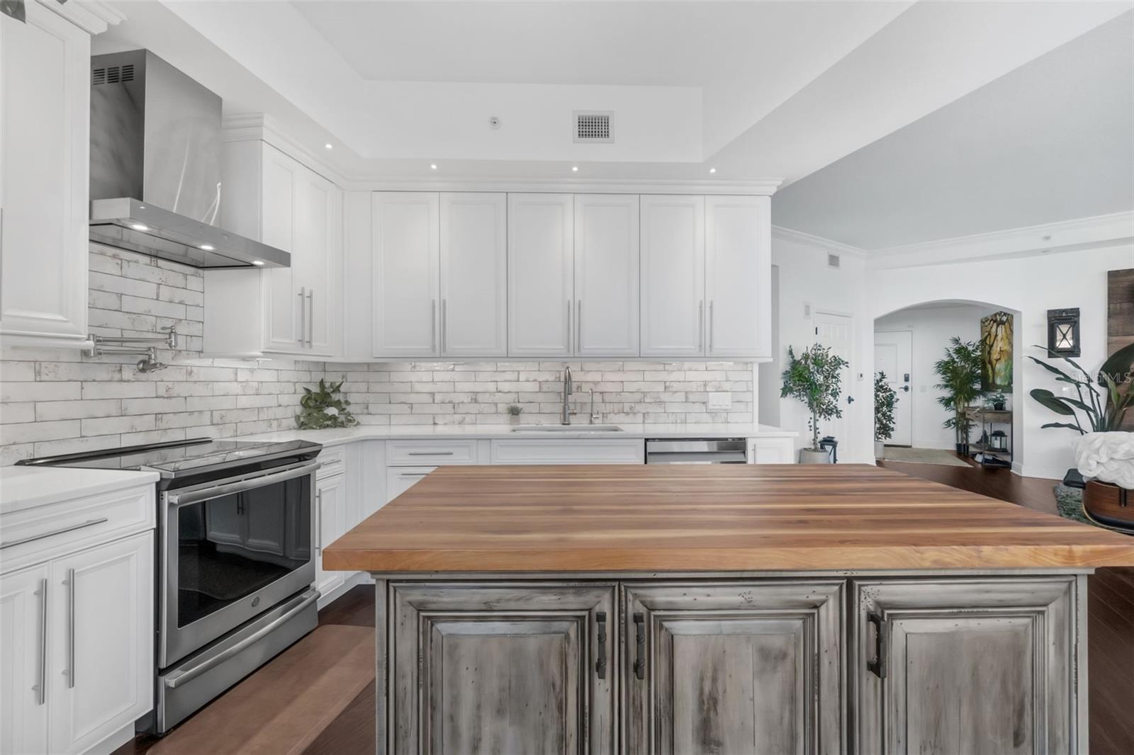 322 E CENTRAL BLVD #2101