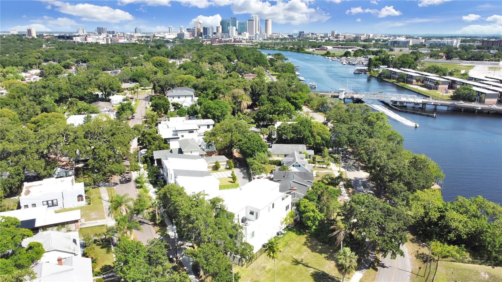 2728 N RIDGEWOOD AVE #1