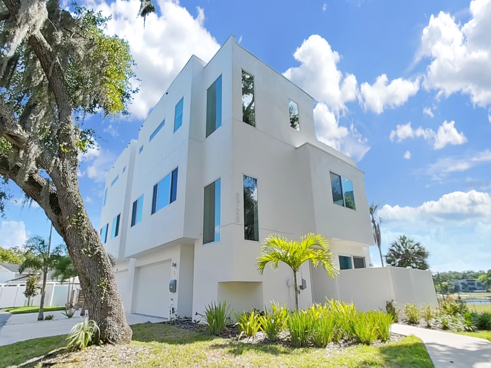 2728 N RIDGEWOOD AVE #1