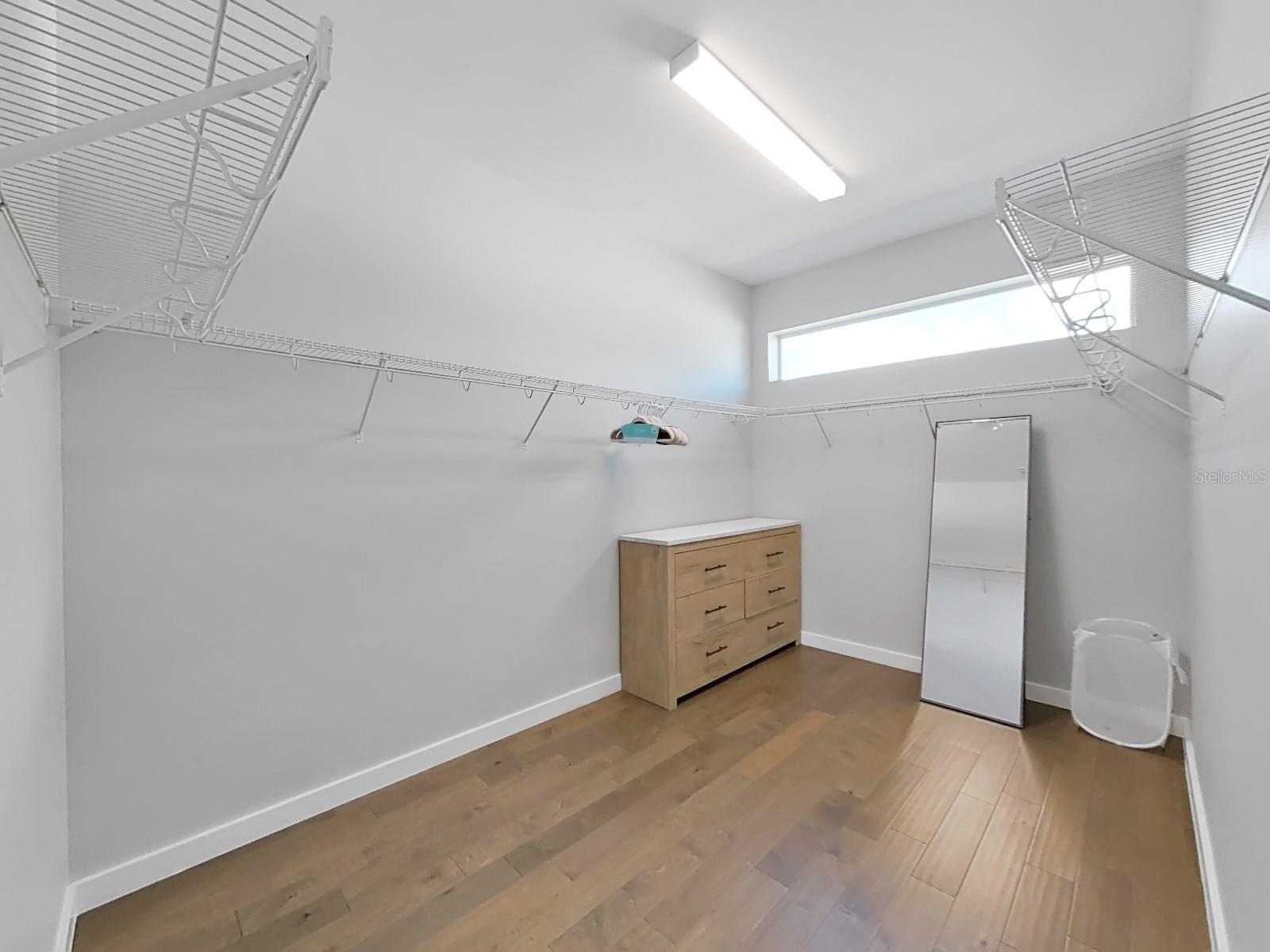 2728 N RIDGEWOOD AVE #1