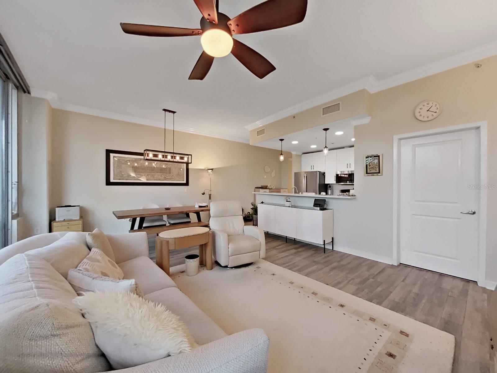 777 N ASHLEY DR #807